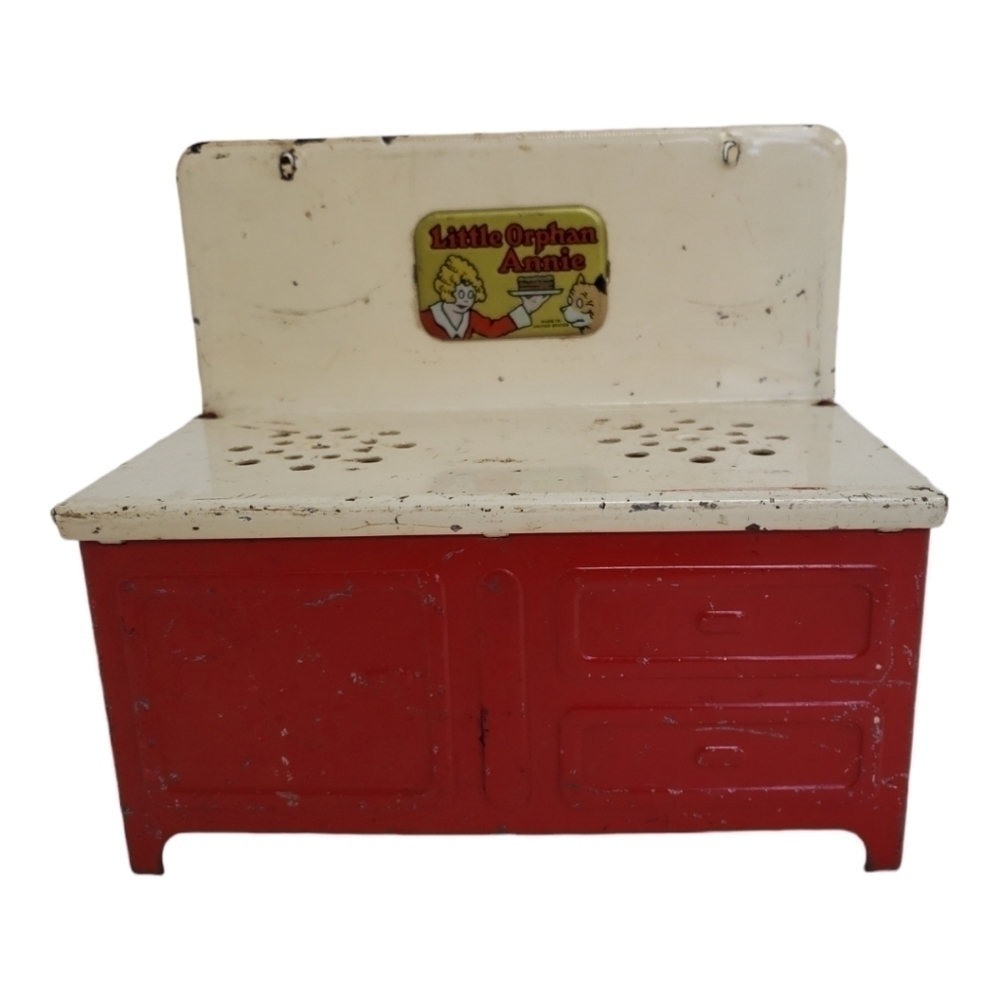 VINTAGE Little Orphan Annie Metal Toy Stove Red and White 7x8x4